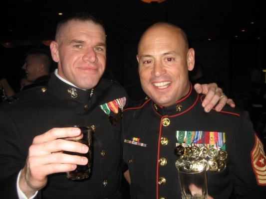 blog20081109usmcball09.jpg