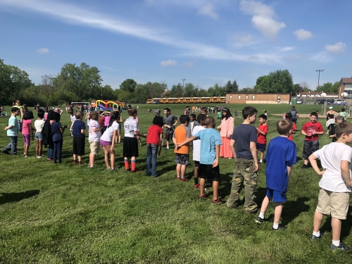 Water balloon toss